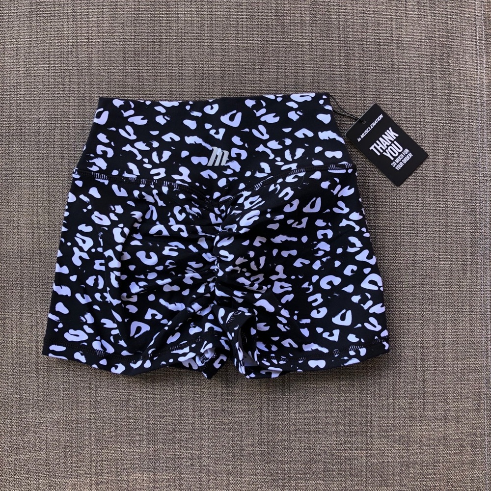 Muscle Nation scrunch Shorts
